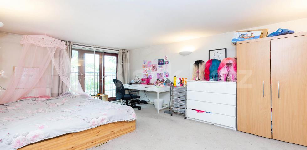 Modern 3 bed 2 bath within a private development mins to tube Barnsbury Grove, Kings Cross